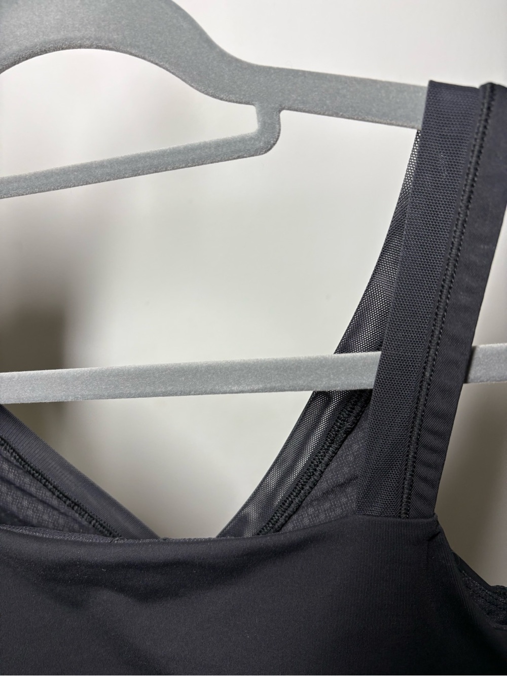 lululemon athletica featherlight luxtreme bra - Picture 5 of 12